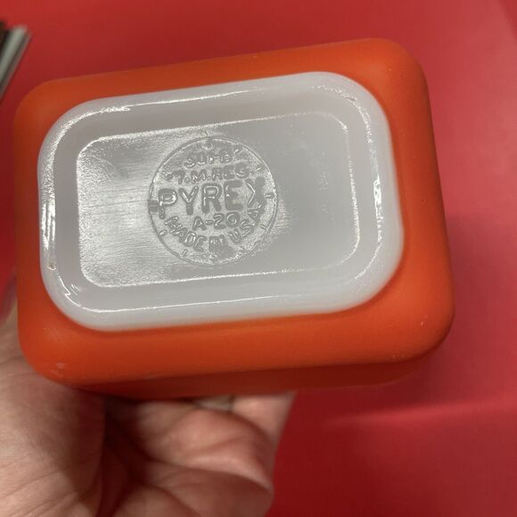 Vintage PYREX Refrigerator Storage Dish – 501 B – Red - Picture 6 of 8